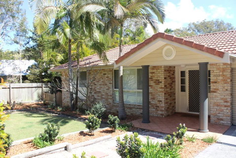 FRANGIPANI BEACH HOUSE - PET FRIENDLY 22 Belbourie Cres Boomerang Beach - Maitland Accommodation 0