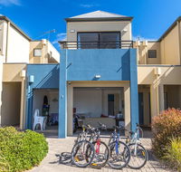 Front 9 then Dine - 3/61 St Andrews Boulevard - Maitland Accommodation