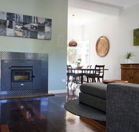 Gallery House Dwellingup - Maitland Accommodation