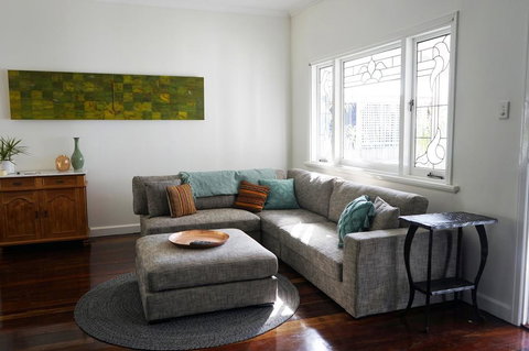 Gallery House Dwellingup - Maitland Accommodation 1