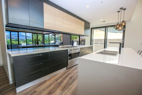 Glass House - Bright - Maitland Accommodation 1