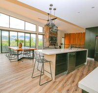 Glass House - Bright - Maitland Accommodation