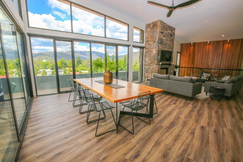 Glass House - Bright - Maitland Accommodation 3