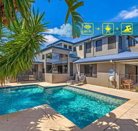 Gold Coast Stunning Waterfront Holiday Retreat - Maitland Accommodation