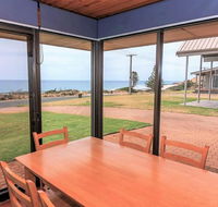 Gold Coast Views - 10 Gold Coast Drive - Maitland Accommodation