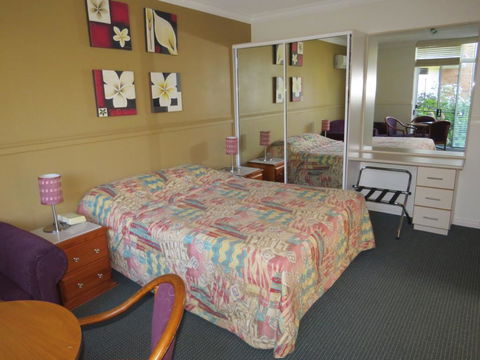 Golfview Lodge - Maitland Accommodation 3