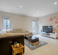Gorgeous 4BR home in Point Cook - Maitland Accommodation