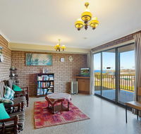 Grandview Apartment - Ocean Views - Maitland Accommodation