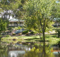Granite Gardens Cottages  Lake Retreat - Maitland Accommodation