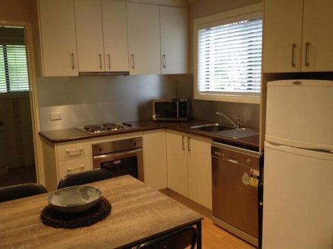 Grevillea Gardens Apartment 3 - Maitland Accommodation 1