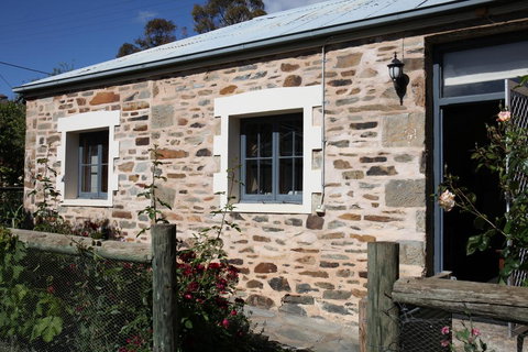 Griffiths Cottage - Maitland Accommodation 0