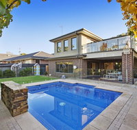 Hampton Haven with Pool for families and a max of 8 adults. - Maitland Accommodation