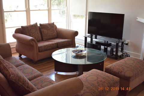 Happy Cozy House For Holidays, Beach, BBQ, Pet Friendly 35kms From CBD In Country Life Style !!! - Maitland Accommodation 2