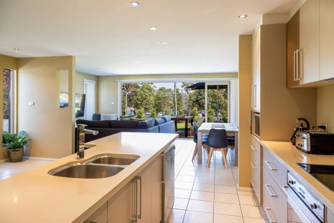 HARBOUR LIGHTS - Ulladulla - Maitland Accommodation 3