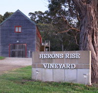 Herons Rise Vineyard Accommodation - Maitland Accommodation
