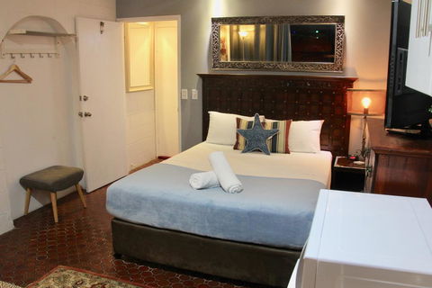 Hideaway Noosa Men Only Beach Resort - Maitland Accommodation 3