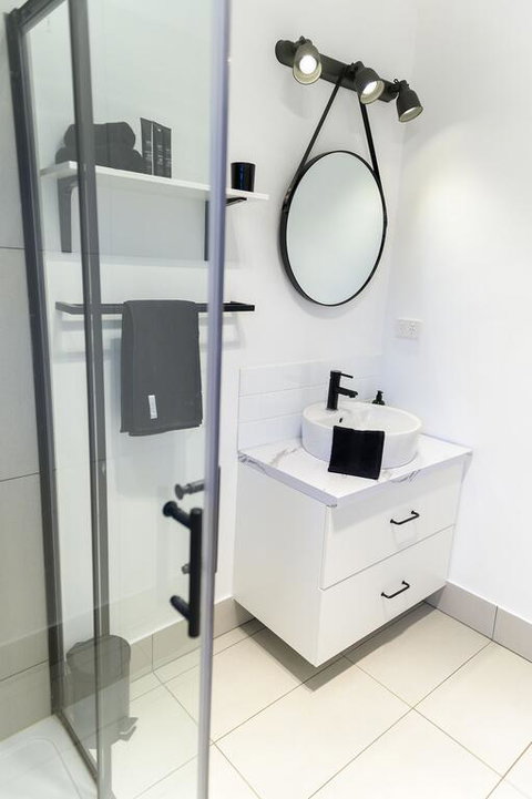 Hinterland Boutique Cottages-Fig Tree Cottage - Maitland Accommodation 3