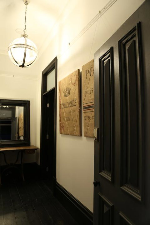 Hollidge House 5 Star Luxury Apartments - Maitland Accommodation 3