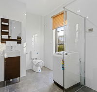 HomeHotel Cozy Duplex in Serene and Leafy Suburb - Maitland Accommodation