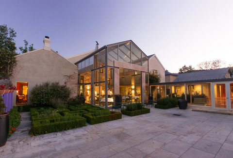 Islington Hotel - Maitland Accommodation 2