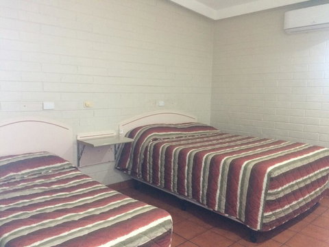 Katherine Motel - Maitland Accommodation 3