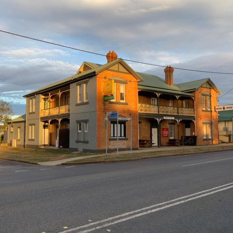 Kellys Top Pub - Maitland Accommodation 3