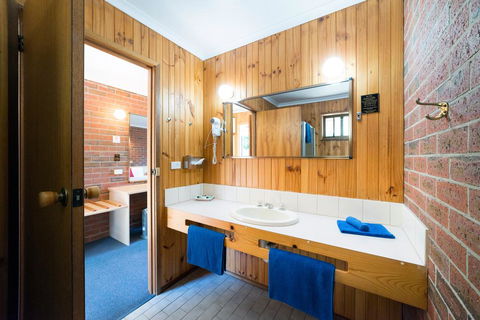 Kookaburra Motor Lodge - Maitland Accommodation 1