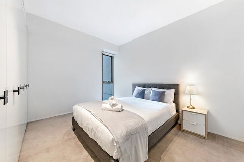 KOZYGURU HAYMARKET SYDNEY CITY VIEW 2 BED STUNNING APT NHA178-1206 - Maitland Accommodation 2