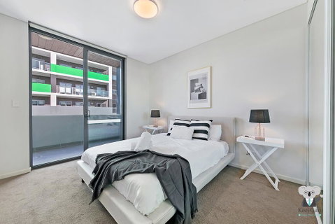 KOZYGURU WOLLI CREEK KOZY 3 BED APT + FREE PARKING NWC009 - Maitland Accommodation 2