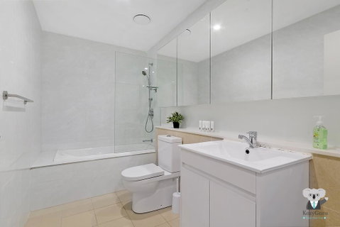 KOZYGURU WOLLI CREEK KOZY 3 BED APT + FREE PARKING NWC009 - Maitland Accommodation 1