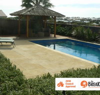 La Mer - Home with a Pool - Maitland Accommodation