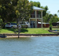 Lake Boga Waterfront Holiday House - Maitland Accommodation