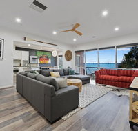 Lakeside Landing - Waterfront - Maitland Accommodation