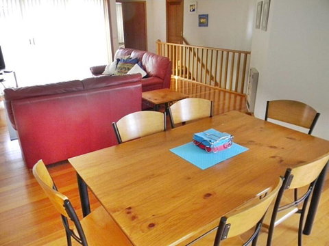 LAKESIDE2 - Maitland Accommodation 3