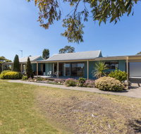 Lakeview - Waterviews on Newlands Arm - Maitland Accommodation