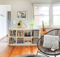 Large Quiet Art Deco Apt Camberwell - Maitland Accommodation