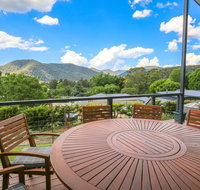 Leader Views - Maitland Accommodation