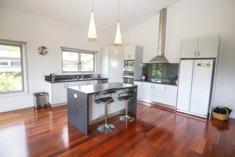 Leader Views - Maitland Accommodation 3