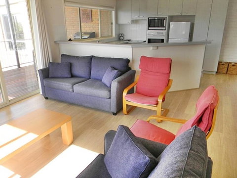 LIFE'S A BEACH - Maitland Accommodation 1