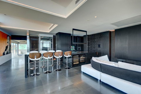 Luxe Haus - Maitland Accommodation 0