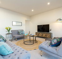 Luxury Four Bedroom Apartment - Maitland Accommodation