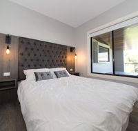 Luxury on Lewis - 6 Lewis Road - Maitland Accommodation