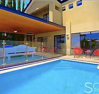 LUXURY VILLA W POOL  SPAS - Maitland Accommodation