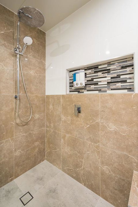 Luxury Waterfront Home - Maitland Accommodation 3