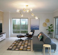 Luxury Waterfront Villa in Sanctuary Lakes - Maitland Accommodation