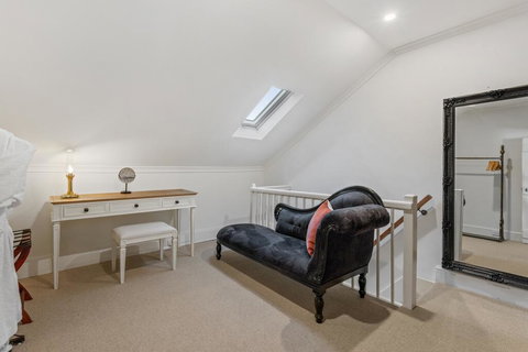 Lythgo's Row Colonial Cottages - Maitland Accommodation 3