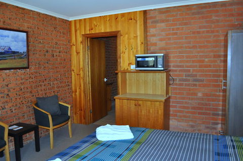 Merrijig Motor Inn - Maitland Accommodation 2