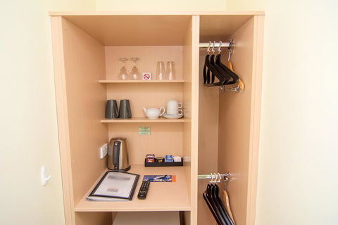 Miami Hotel Melbourne - Maitland Accommodation 2