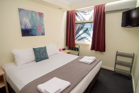 Miami Hotel Melbourne - Maitland Accommodation 1