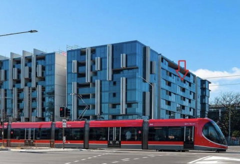 Midnight@Braddon Modern Executive Apt, Pool, Sauna, Secure Parking, Wine - Maitland Accommodation 3
